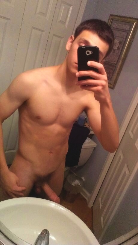 WANKING-TEENBOY-SELFIES 